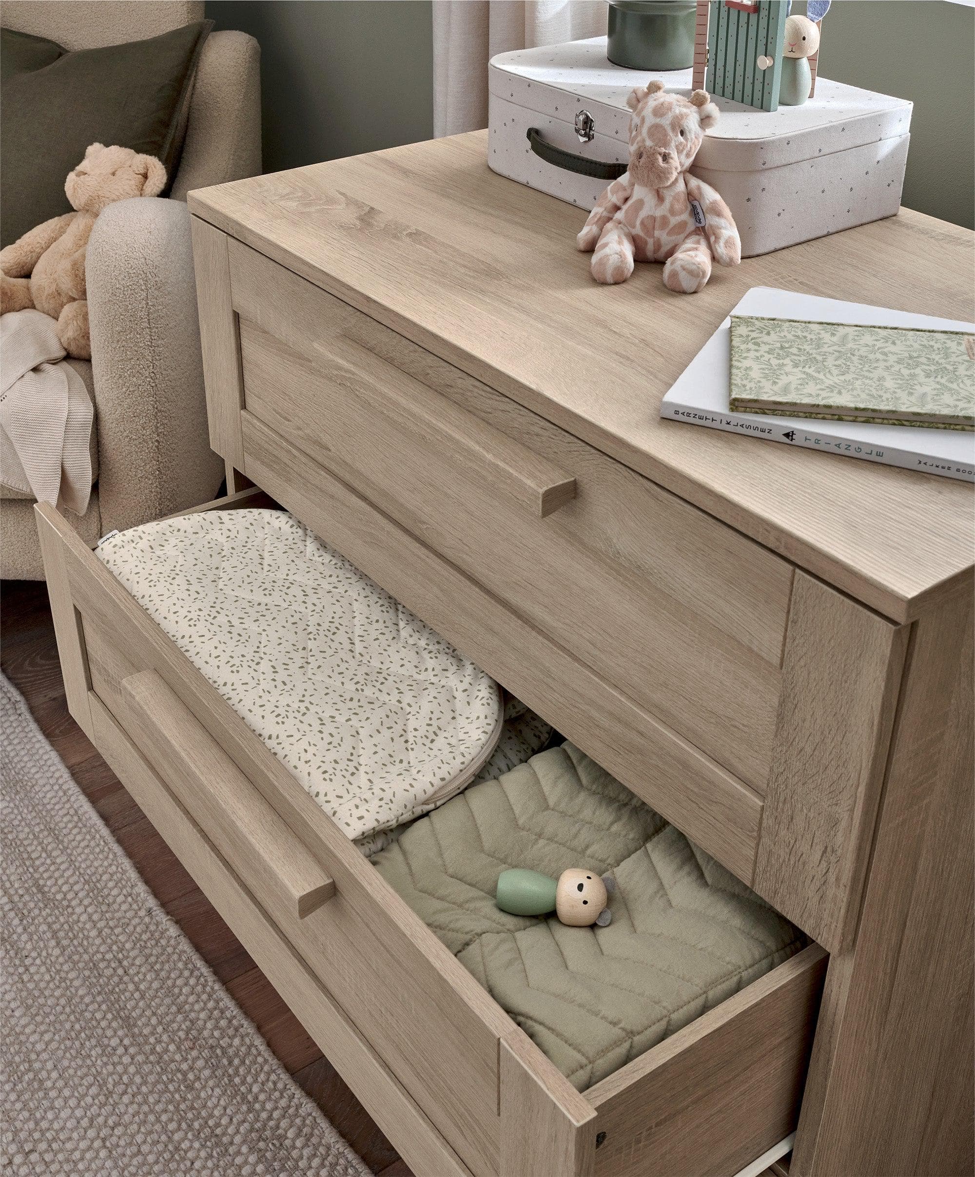 Atlas 2 Piece Cotbed Set with Dresser Changer - Light Oak - Image 7