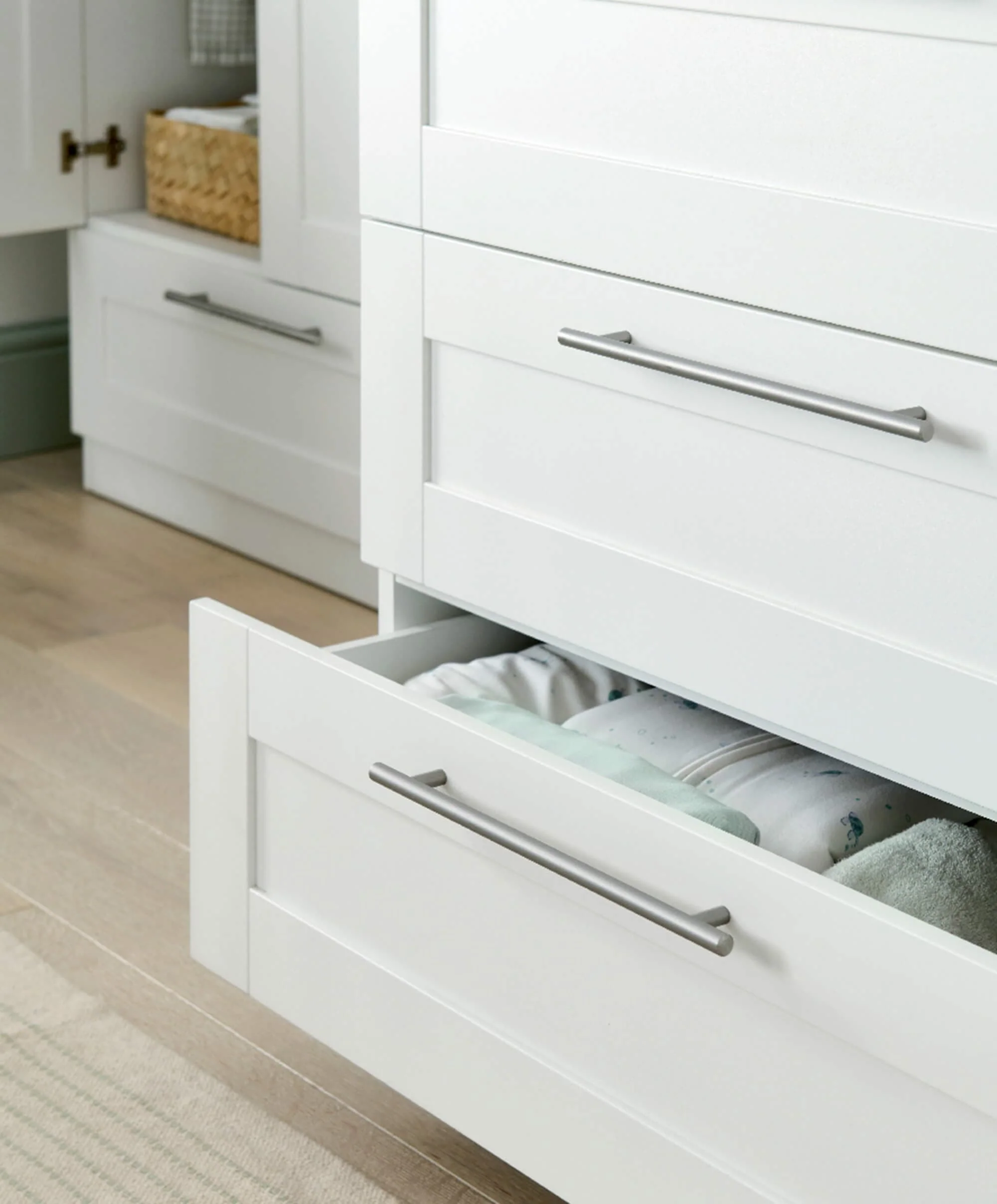 Hampden 3 Piece Cotbed Range with Dresser Changer & Wardrobe - White - Image 4